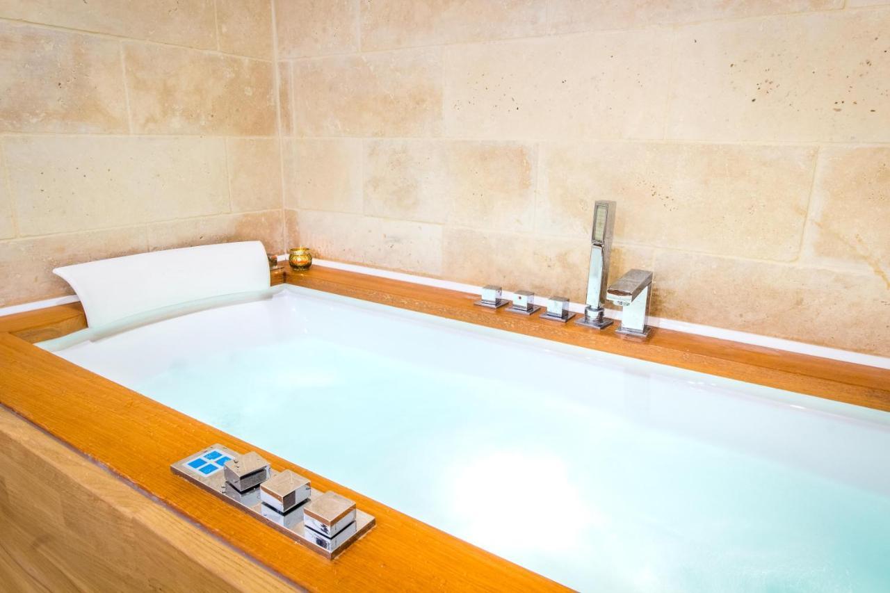 Jacuzzi - La Petite Romantique - Flobnb Лан Экстерьер фото